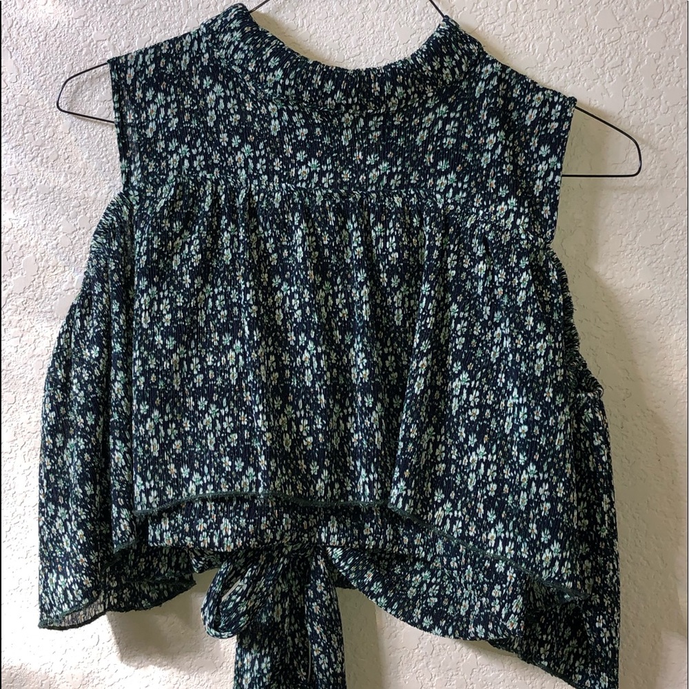 Cute Floral Nostalgia crop top